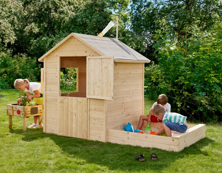 ELISABETH  wooden house with sandbox